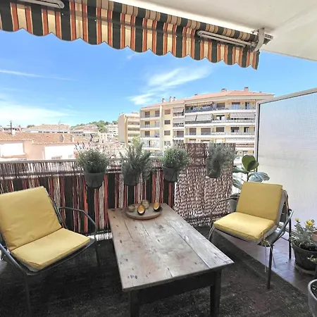 Apartment For 2 With Balcony - Near Park