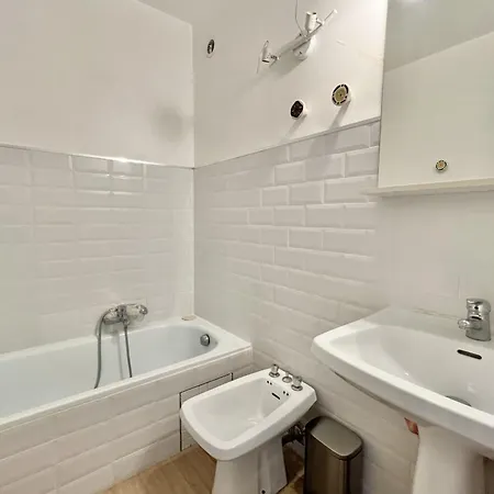 For 2 With Balcony - Near Park *