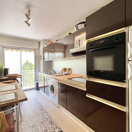 For 2 With Balcony - Near Park Daire